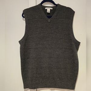 Geoffrey Beene Men’s Sz L Dark Gray Soft Knit V Neck Sweater Vest Grid Pattern